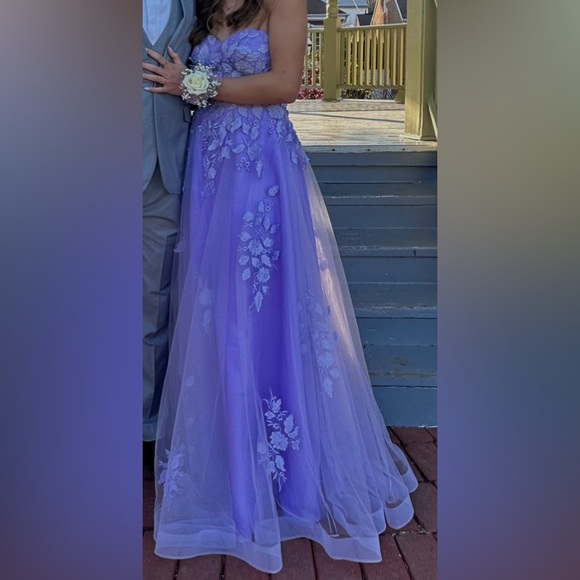 Camille La Vie Prom Dress - Picture 5 of 11